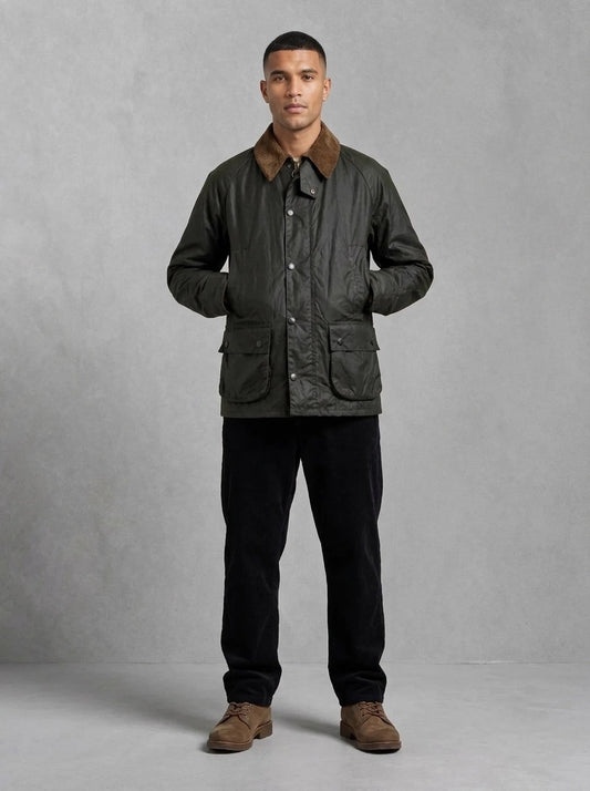 Barbour Festive Ashby Wax Jacket portée fermée, Sage/Evergreen