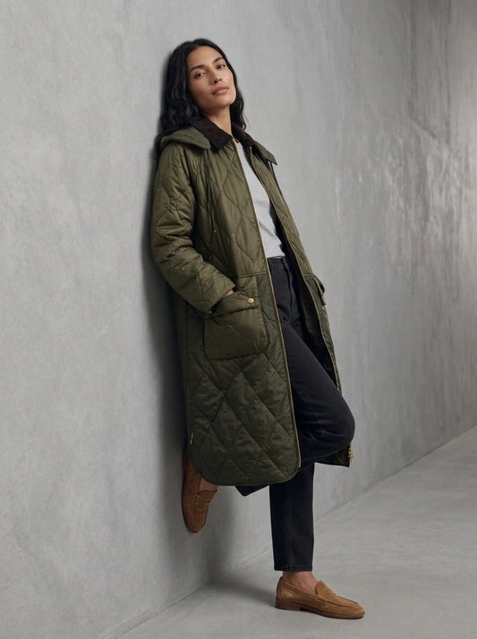 Barbour Woman Osbourne Quilted Jacket portée, Olive