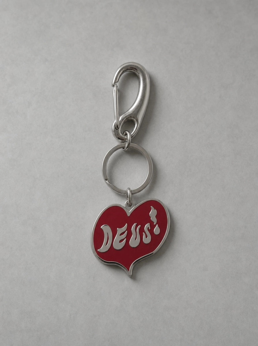 Deus Deep Cut Key Tag coeur rouge