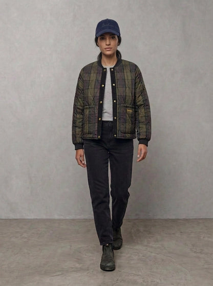 Barbour Ivybridge Cord Cap Navy portée, look veste tartan
