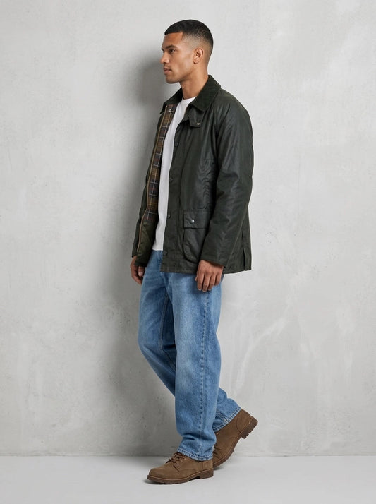 Barbour Tracker Wax Jacket portée dos, Sage