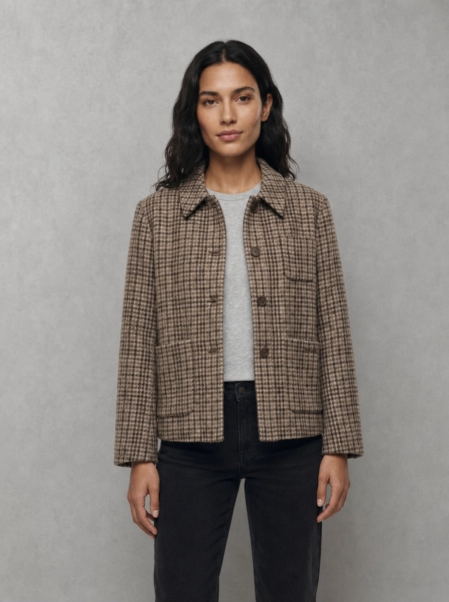 Barbour Woman Austen Tailored Jacket portée, Classic Beige Check