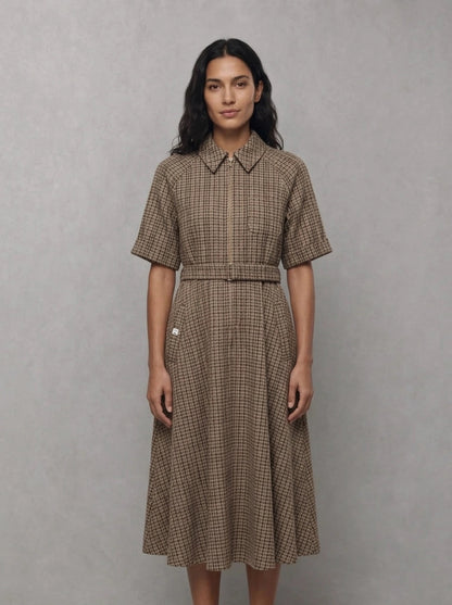 Barbour Woman Carville Midi Dress portée, Muted Tartan