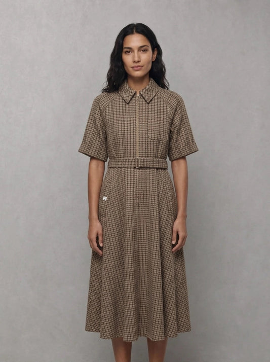 Barbour Woman Carville Midi Dress portée, Muted Tartan