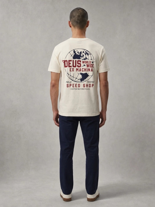 Deus Global Spark Tee porté dos, Vintage White
