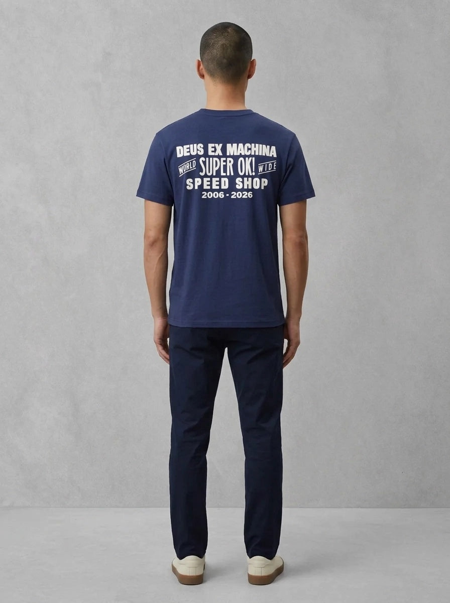 Deus Mudflap Tee Mechanic Blue porté dos