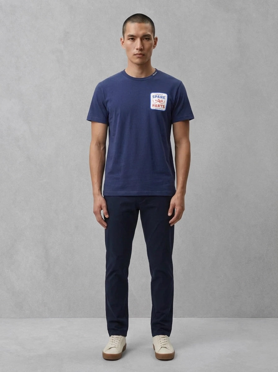 Deus Mudflap Tee Mechanic Blue porté face