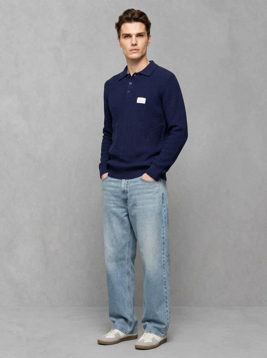 Wooden Mark Sweater porté, Bleu