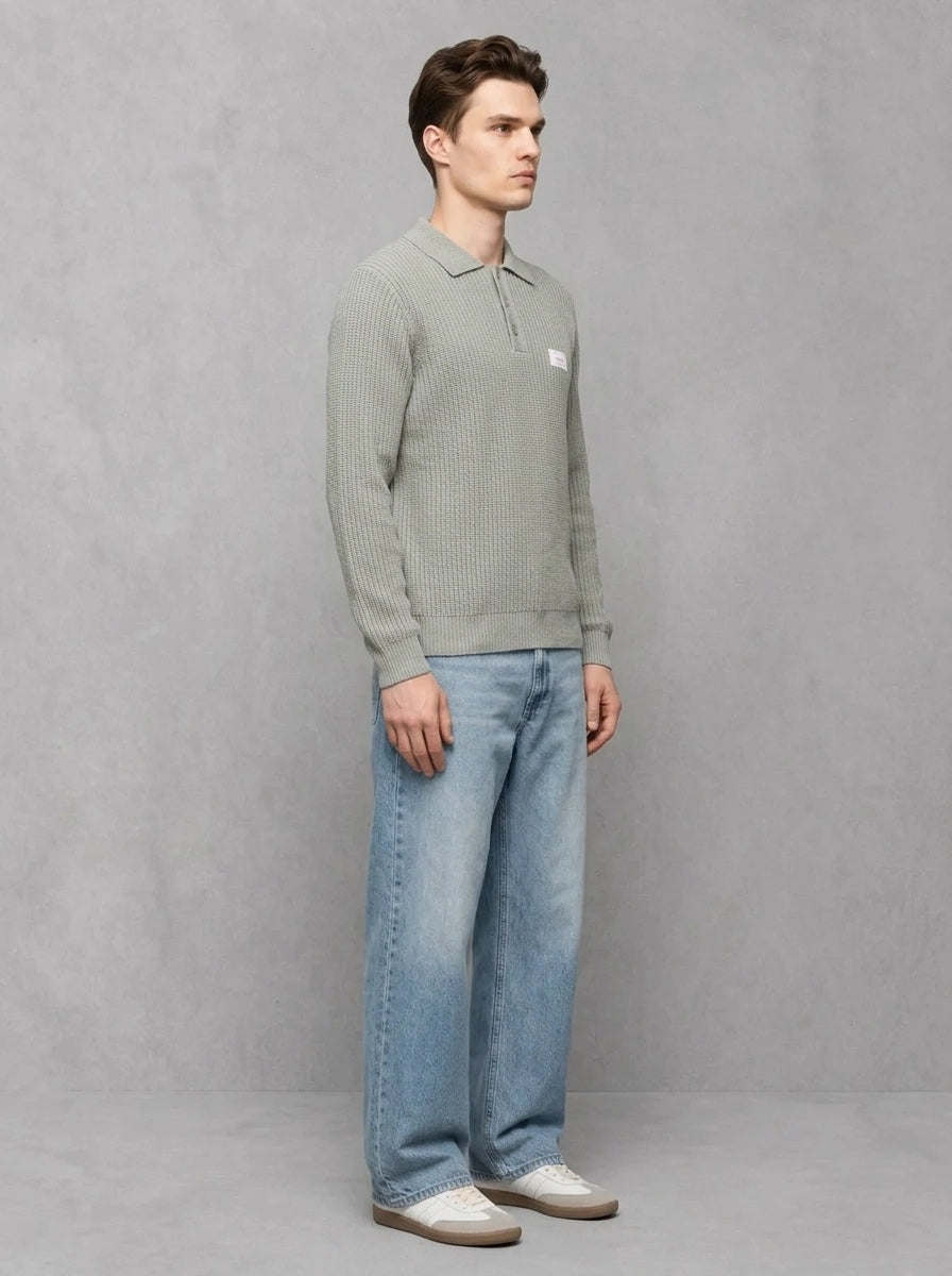 Wooden Mark Sweater porté 3/4, Salvia