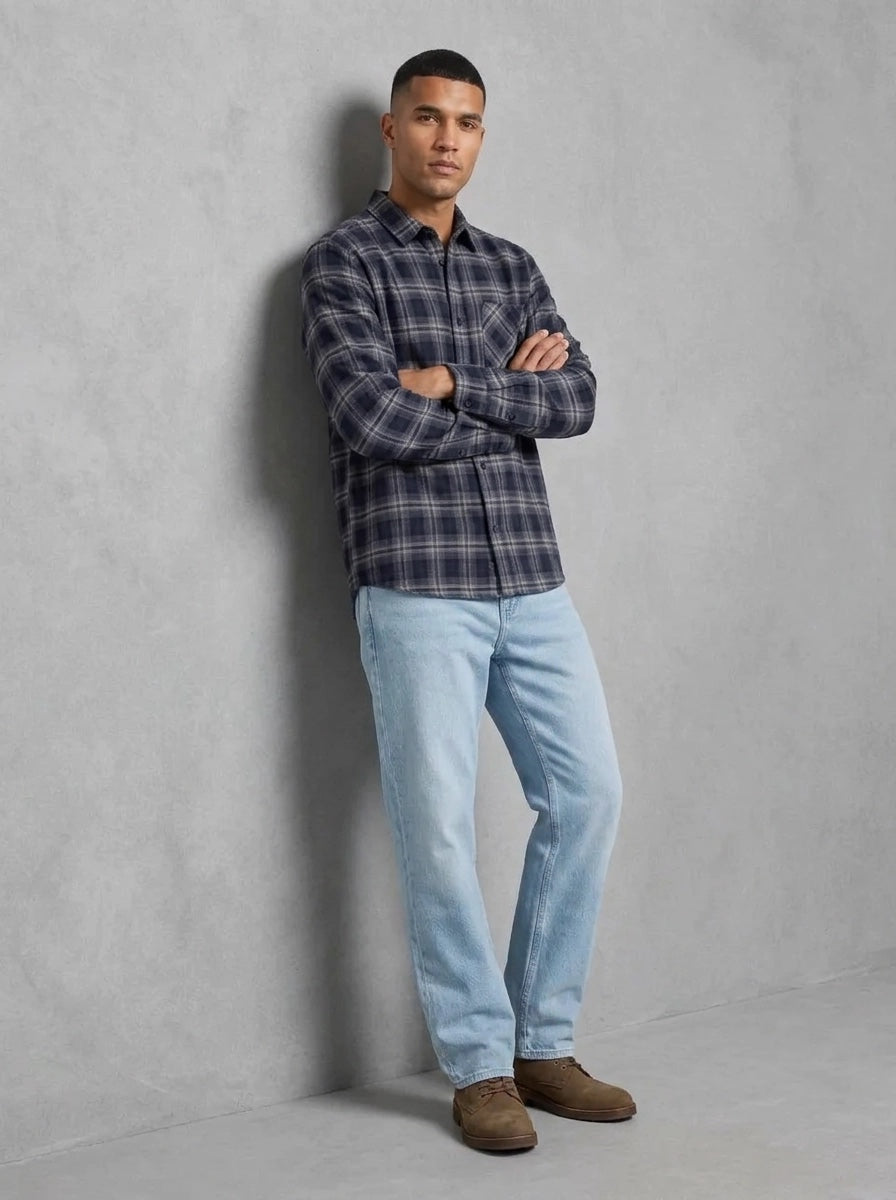 Mos Mosh David Bruse Overshirt porté bras croisés, Salute Navy